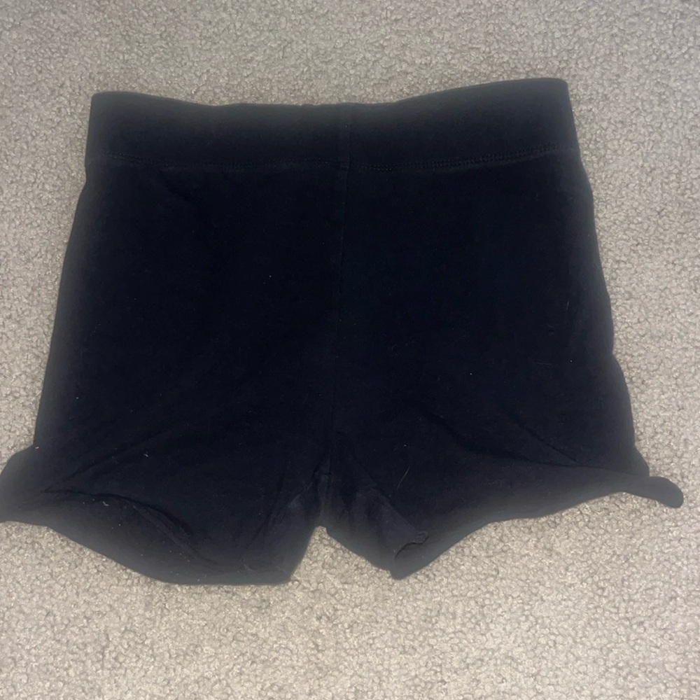 i'm selling black biker shorts from forever 21